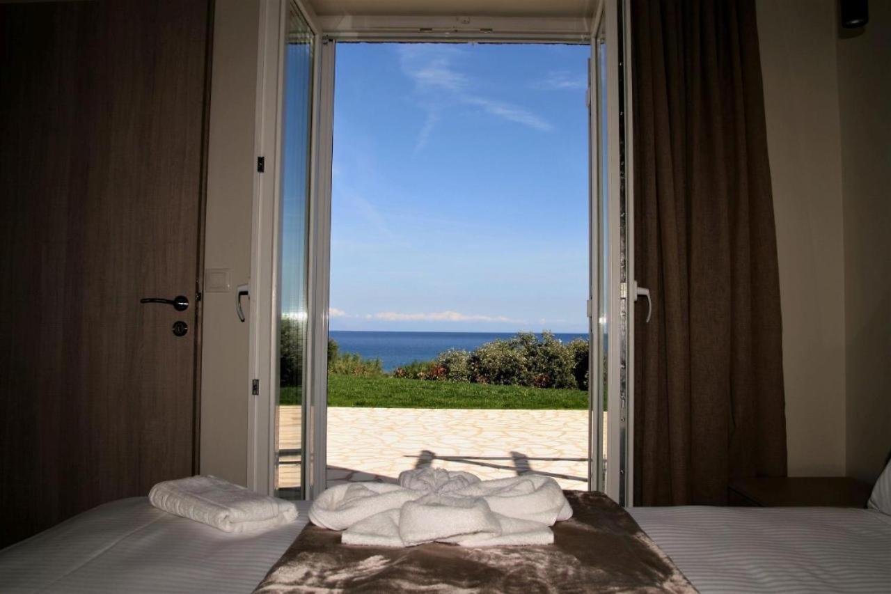 Stone Bay Houses In Messinia Kalamaki Beach Area Chrani Ngoại thất bức ảnh